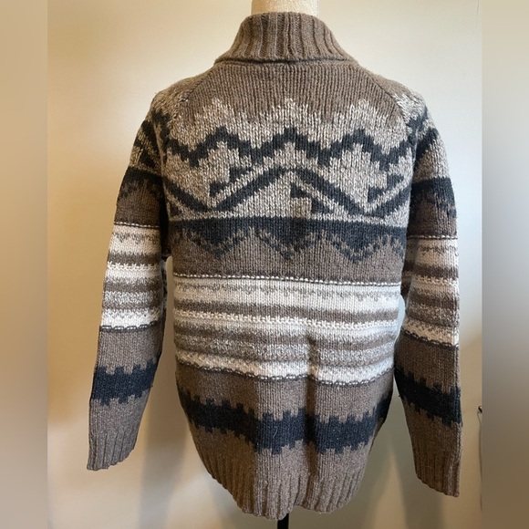 HUDSON NORTH - lambs wool "Quamichan cardigan," size large - Picture 2 of 4